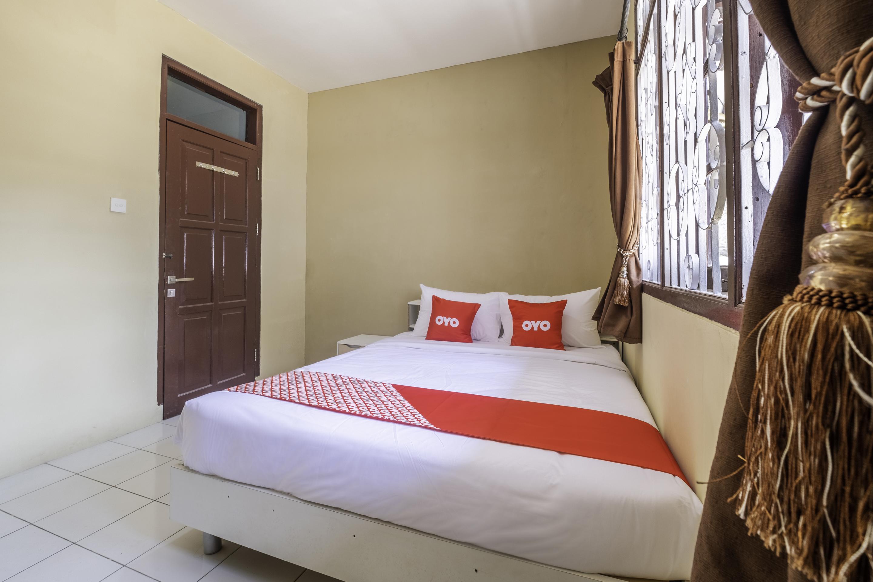 Super Oyo 1568 Stasiun Ka Cirebon Guest House Екстер'єр фото