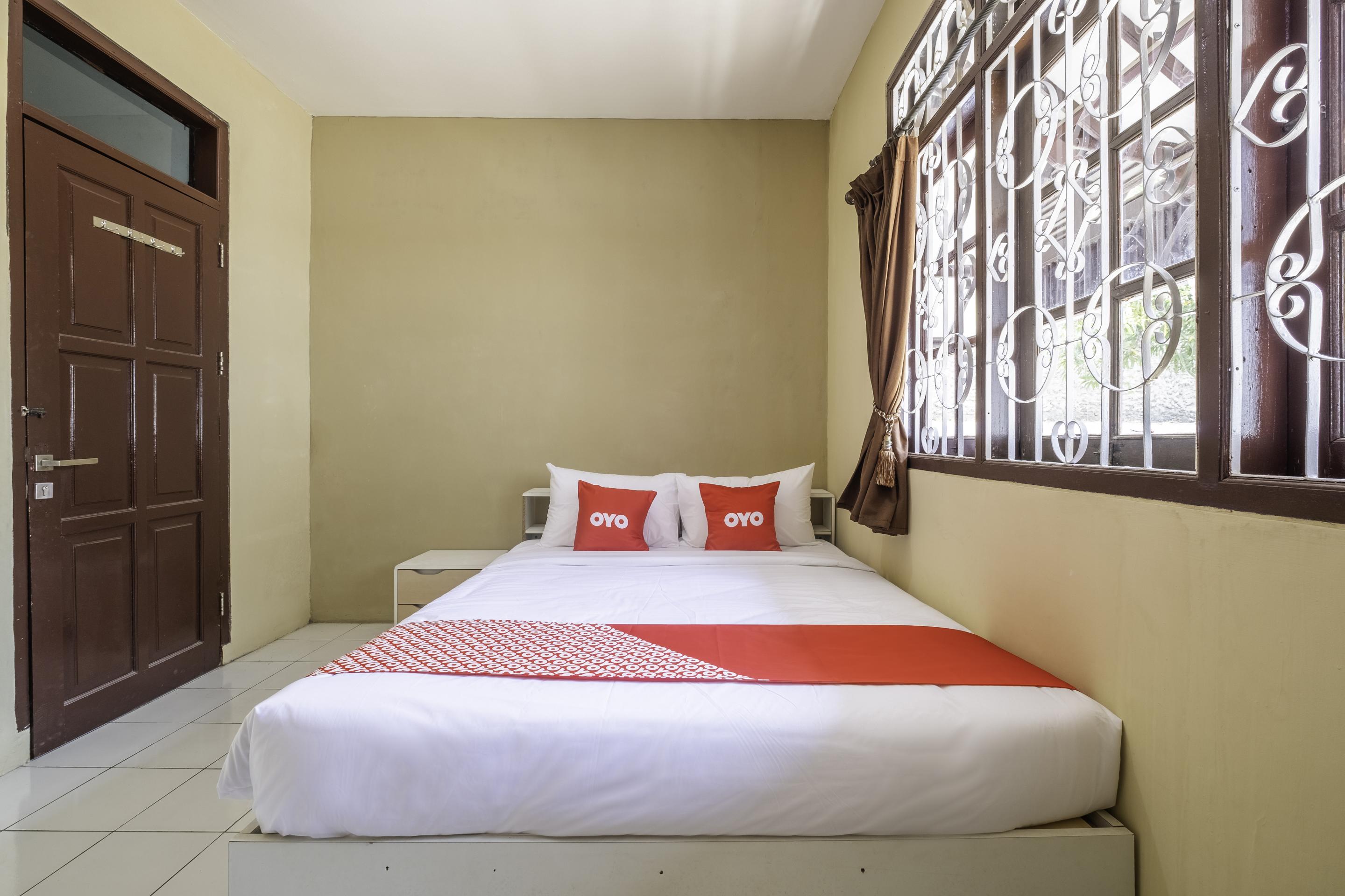 Super Oyo 1568 Stasiun Ka Cirebon Guest House Екстер'єр фото