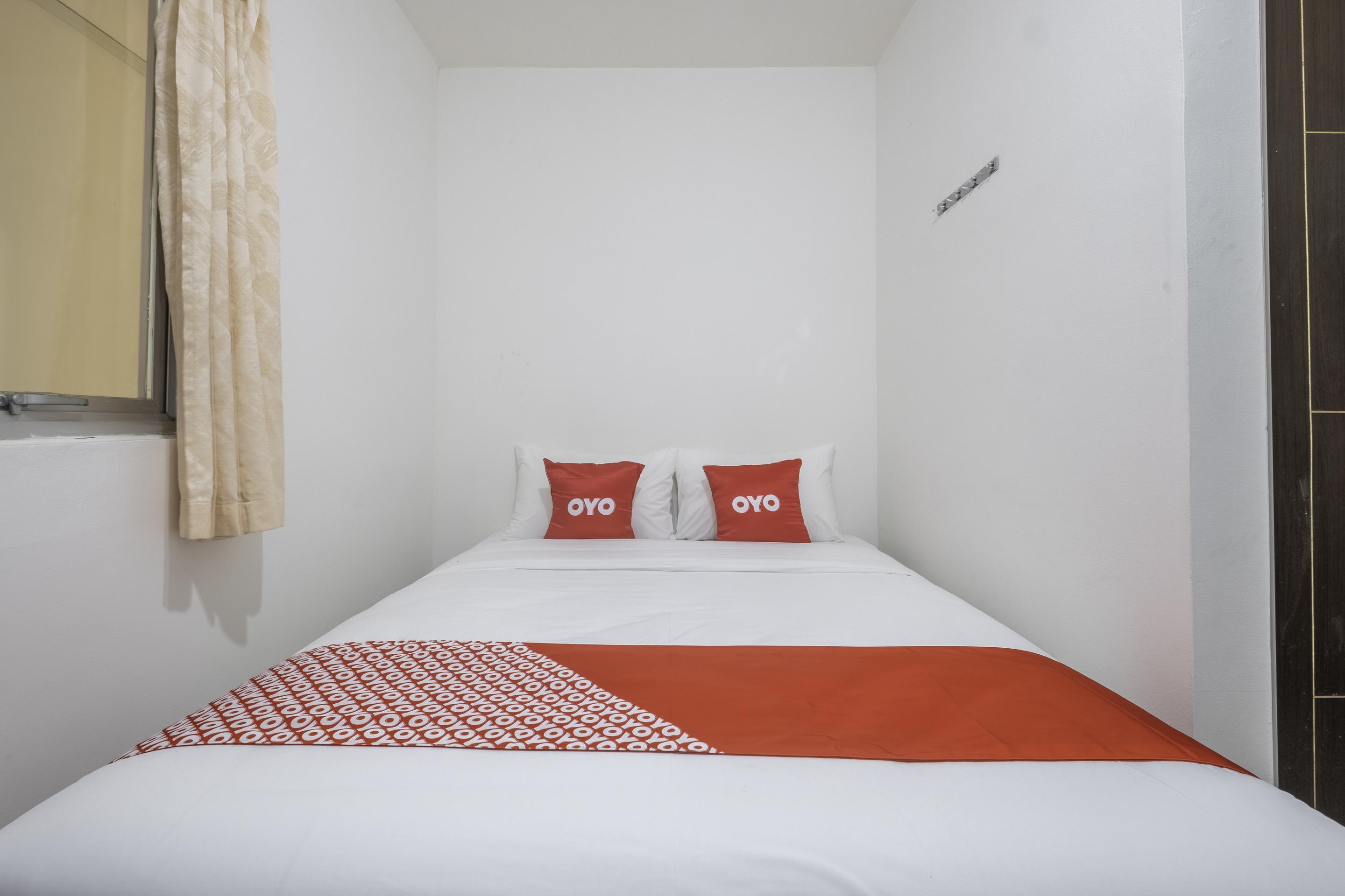 Super Oyo 1568 Stasiun Ka Cirebon Guest House Екстер'єр фото