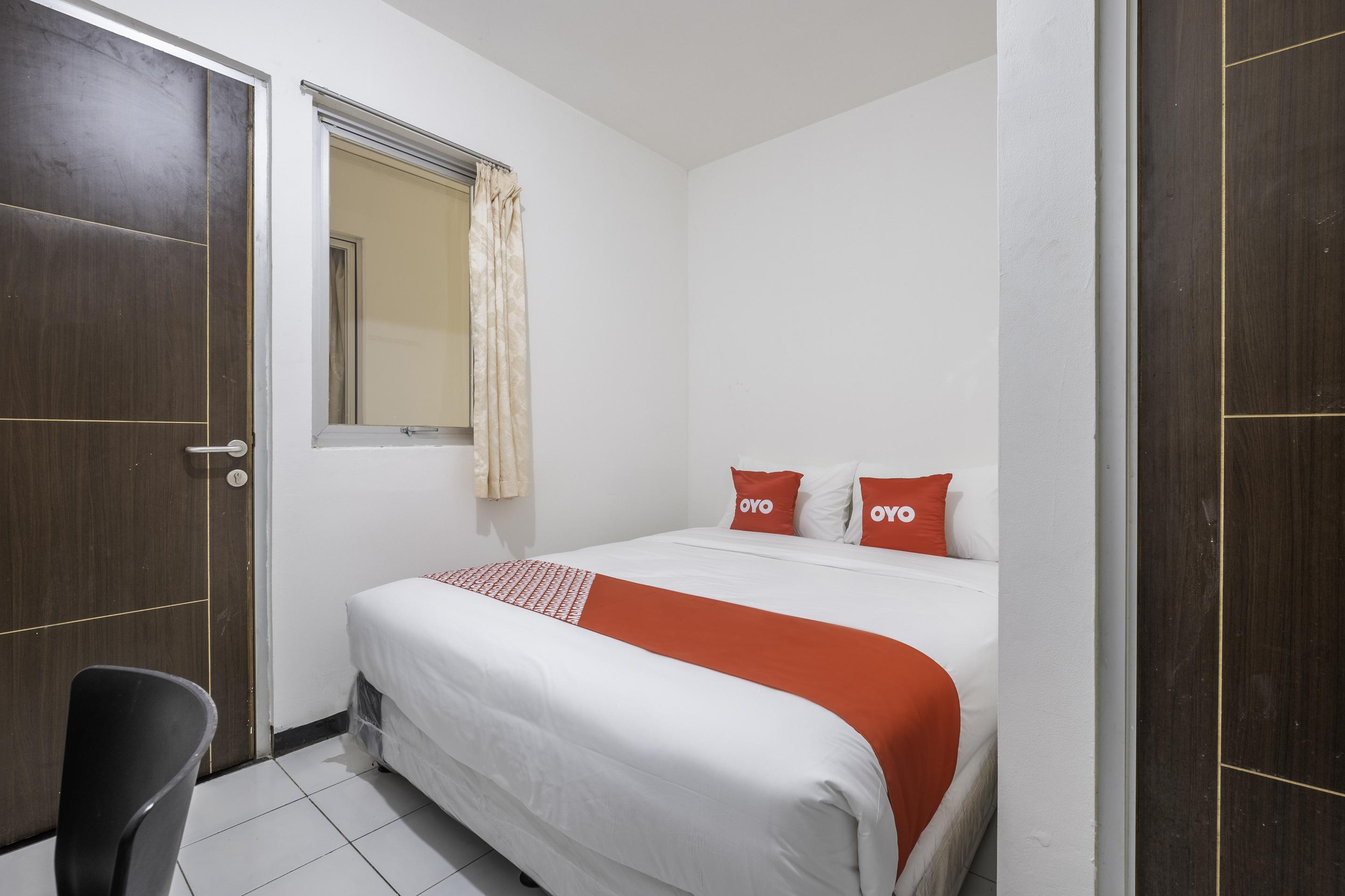 Super Oyo 1568 Stasiun Ka Cirebon Guest House Екстер'єр фото