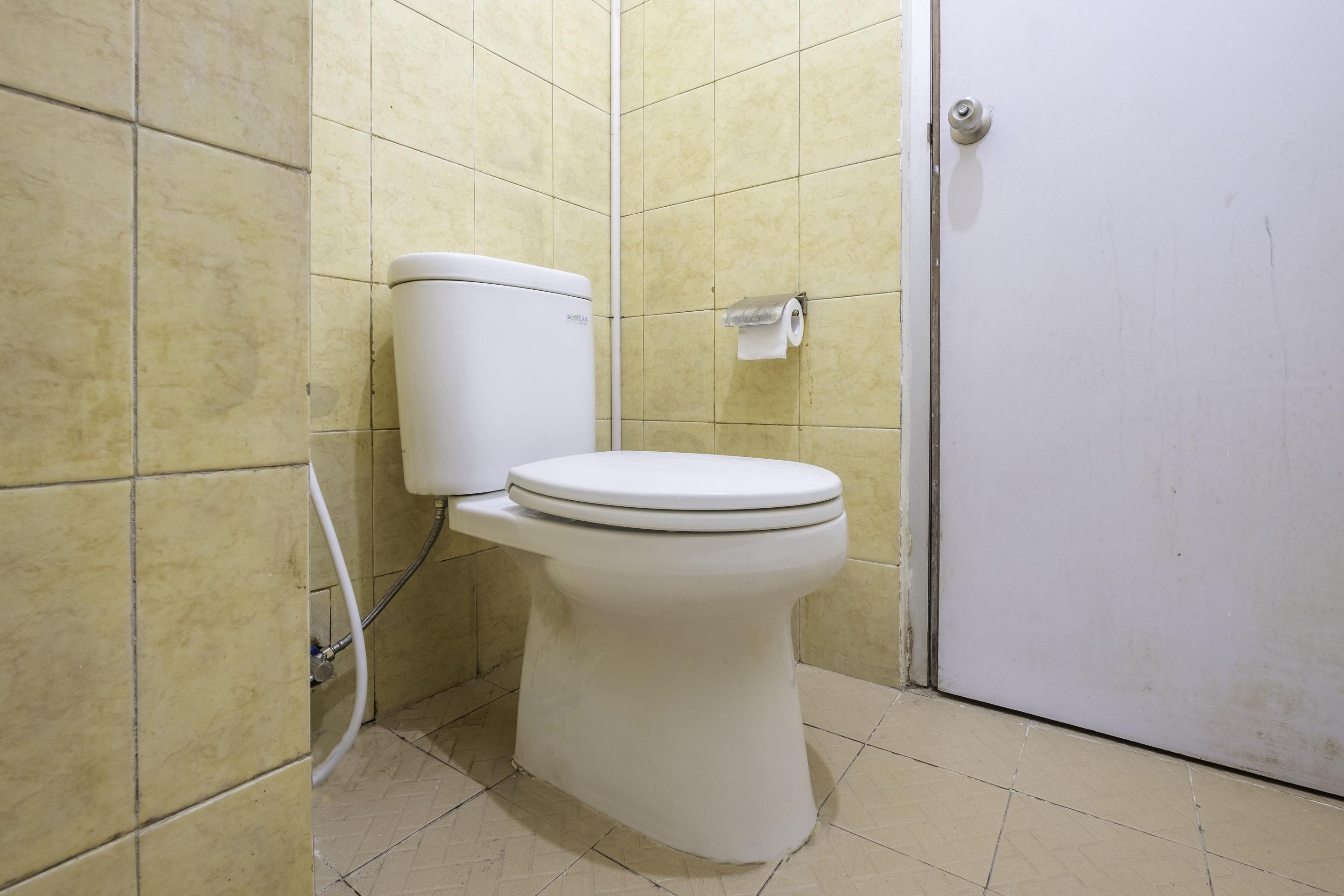 Super Oyo 1568 Stasiun Ka Cirebon Guest House Екстер'єр фото