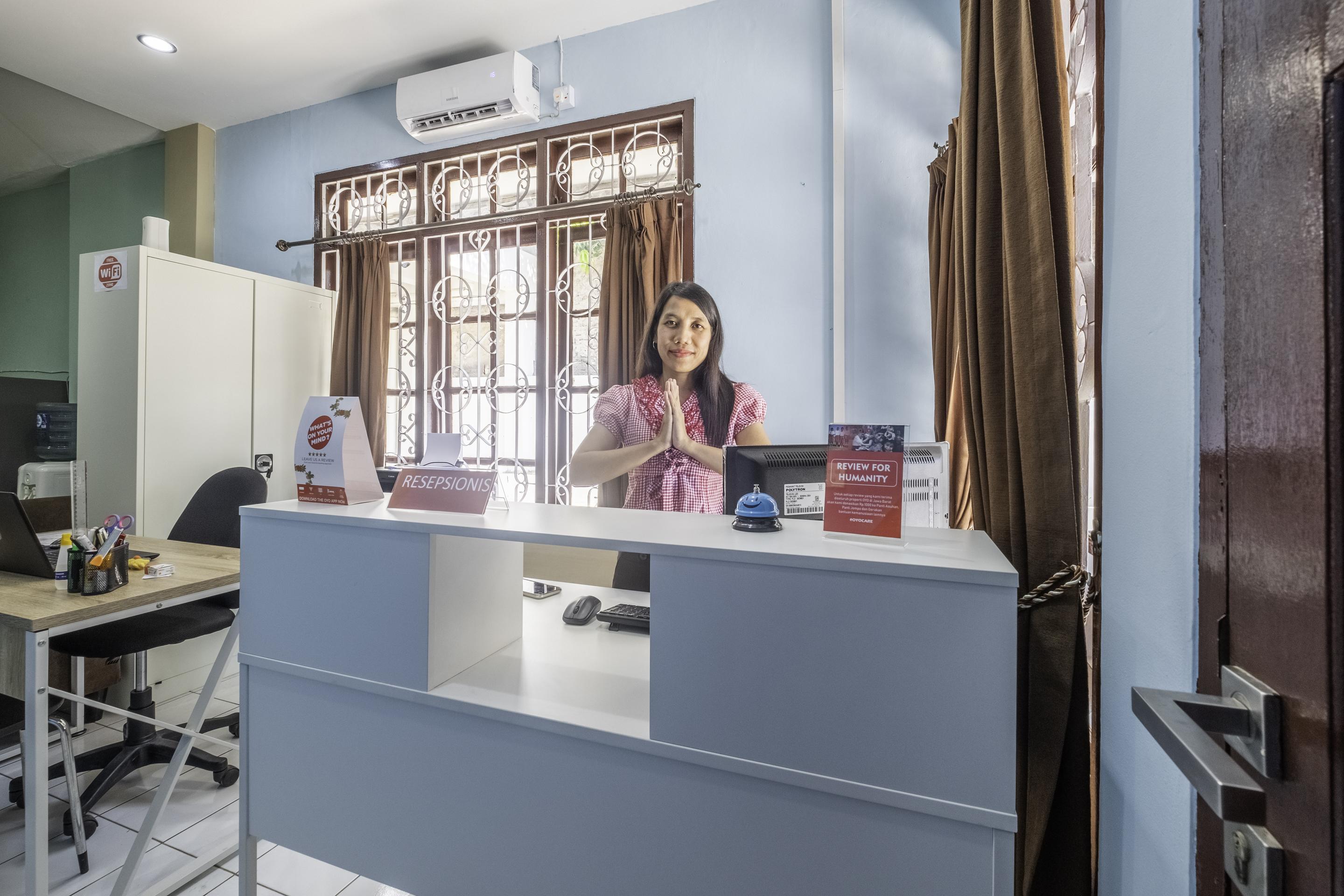 Super Oyo 1568 Stasiun Ka Cirebon Guest House Екстер'єр фото