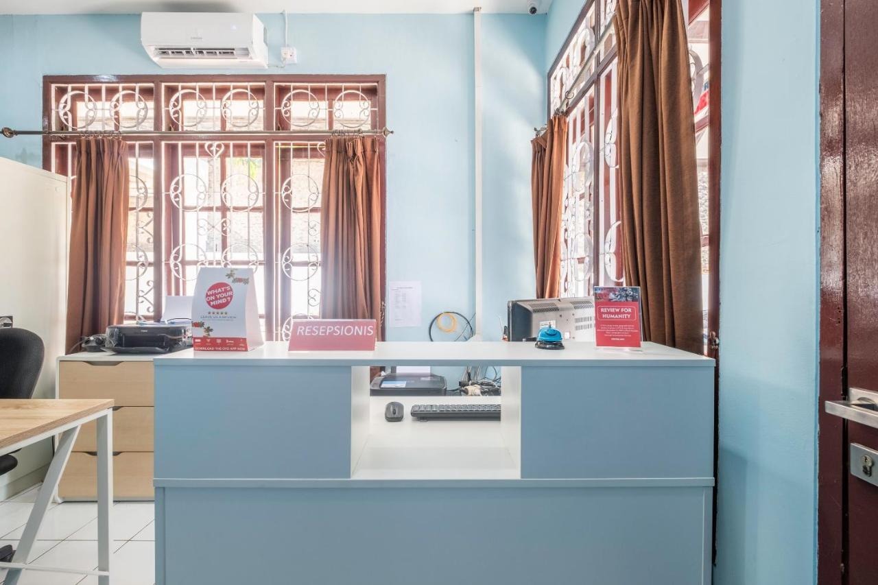 Super Oyo 1568 Stasiun Ka Cirebon Guest House Екстер'єр фото