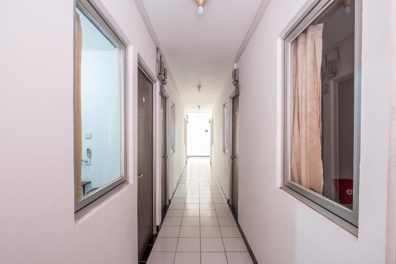 Super Oyo 1568 Stasiun Ka Cirebon Guest House Екстер'єр фото