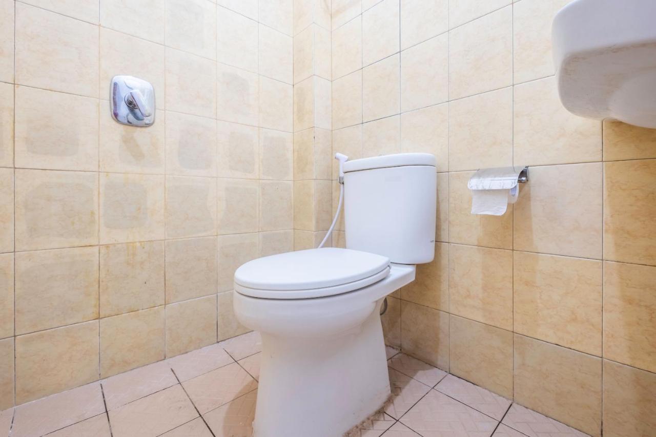 Super Oyo 1568 Stasiun Ka Cirebon Guest House Екстер'єр фото